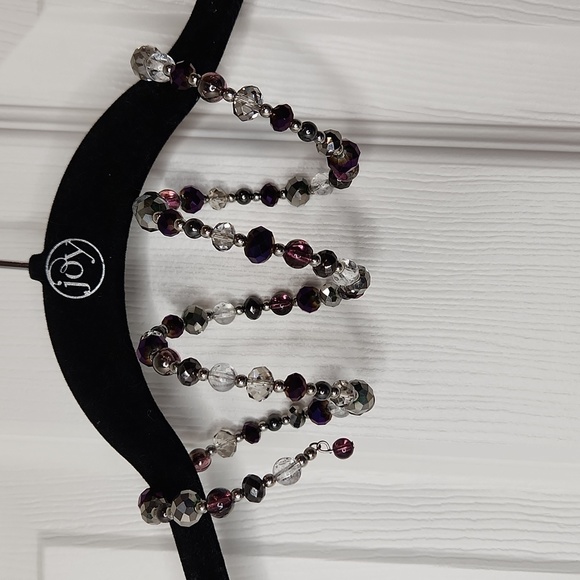 Purple silver wrap bracelet with iridescent beads - Picture 3 of 3